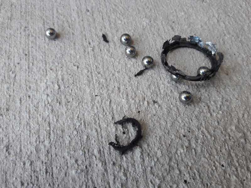 Illustration for article titled Don't forget to lube your balls (bearings) Oppo